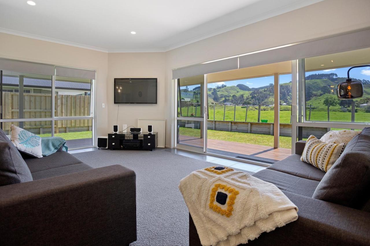 Sky Blue Retreat - Waihi Beach Holiday Home ภายนอก รูปภาพ