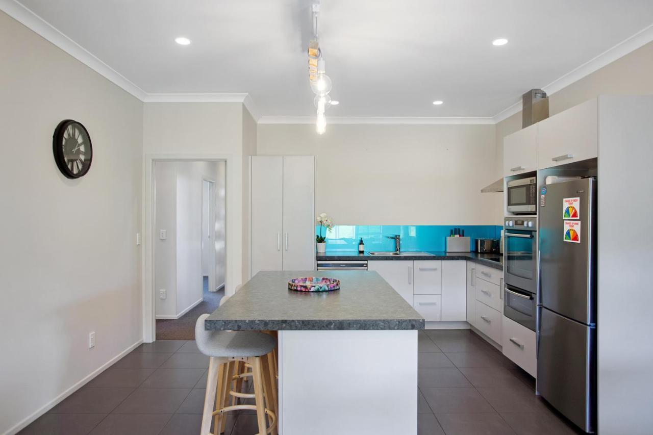 Sky Blue Retreat - Waihi Beach Holiday Home ภายนอก รูปภาพ