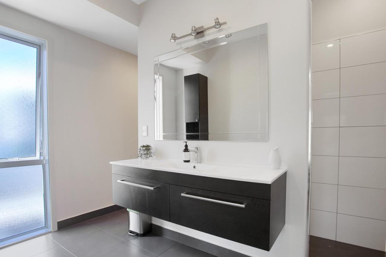 Sky Blue Retreat - Waihi Beach Holiday Home ภายนอก รูปภาพ