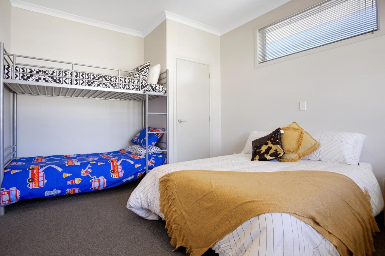 Sky Blue Retreat - Waihi Beach Holiday Home ภายนอก รูปภาพ
