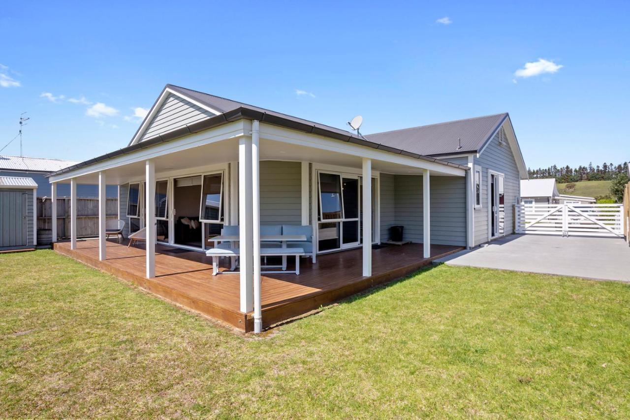 Sky Blue Retreat - Waihi Beach Holiday Home ภายนอก รูปภาพ