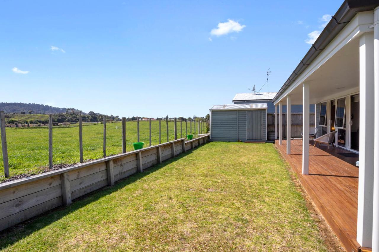 Sky Blue Retreat - Waihi Beach Holiday Home ภายนอก รูปภาพ